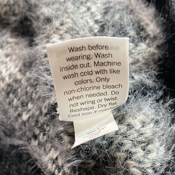 SO Fuzzy Floral Sweater Cropped Pullover Soft Thick Knit Womens M Black White - Picture 9 of 9